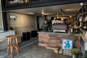 Cafe - Once In A Blue Moon Cafe & Hostel (Chiang Mai)