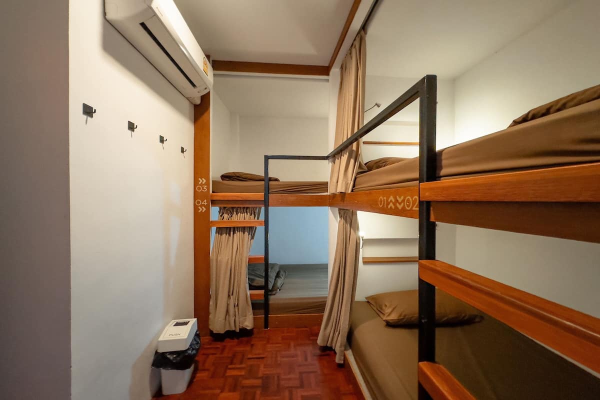 Basic Shared Dormitory | Free WiFi, bed sheets