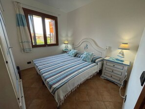 2 bedrooms, in-room safe, iron/ironing board, free WiFi
