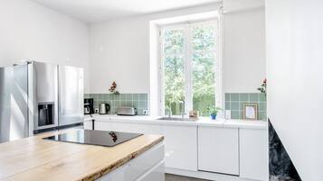 Microwave, oven, stovetop, dishwasher