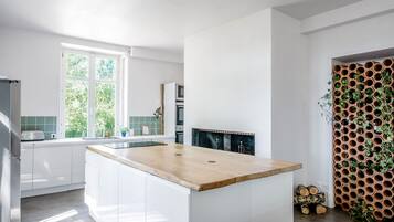 Micro-ondes, four, plaque de cuisson, lave-vaisselle