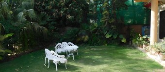 Paramount Guest House 