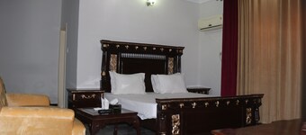 Paramount Guest House 