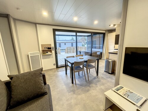 Chalet standing avec piscine chauffée, 4 couchages, proche plage et commerces, WIFI inclus