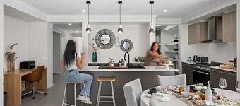 Leneva Stylish & Spacious Stay - Spacious four bedroom, two bathroom property