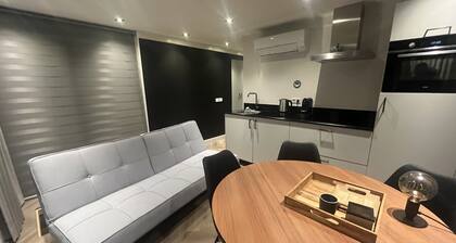 Exclusive Waterside Retreat: Indulge in Luxury on our Zeewolde Houseboat