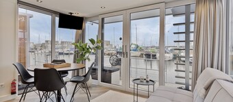 Luxurious waterloft near beach and centre by Weltevreden Experience