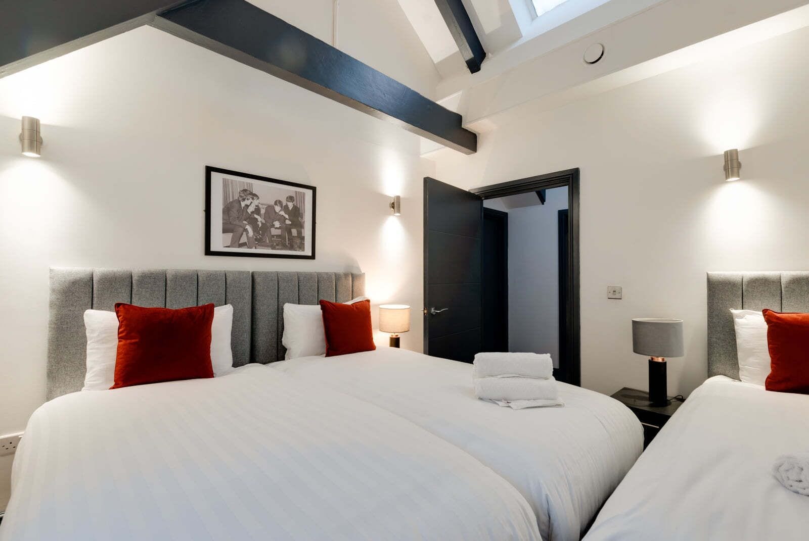 2 bedrooms, iron/ironing board, free WiFi