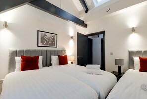 2 bedrooms, iron/ironing board, free WiFi