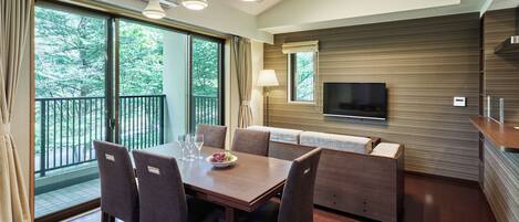 1 bedroom, down comforters, free WiFi, bed sheets