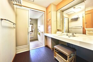 Condo | Bathroom