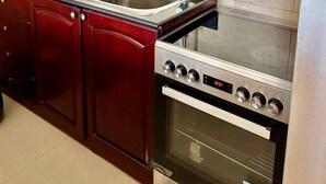 Private kitchen - Wonderful 1bed With Beach View at Ras Al Khaimah (Ras Al Khaimah)