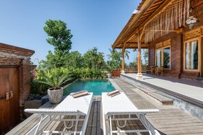 Outdoor dining - Oasis Tropical Gem Villa With Private Pool (karangasem)