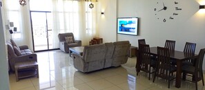 Smart TV - KIKAMBALA TOWNHOUSE BEACHFRONT & SEA VIEW (Kilifi County)