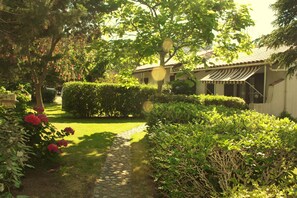 Property grounds - Villa Altea 2 Dans un Splendide Parc Fleuri, Calme à 900 Mètres de la Plage (Calvi)
