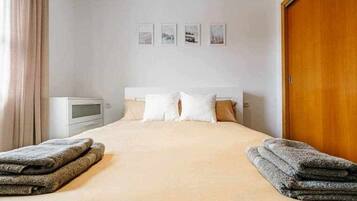 1 bedroom, iron/ironing board, free WiFi