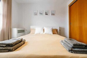 1 bedroom, iron/ironing board, free WiFi