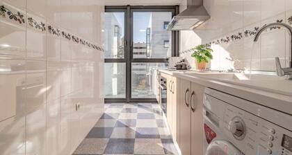 Dos Dormitorios , Nuevo , Pleno Centro con Garaje