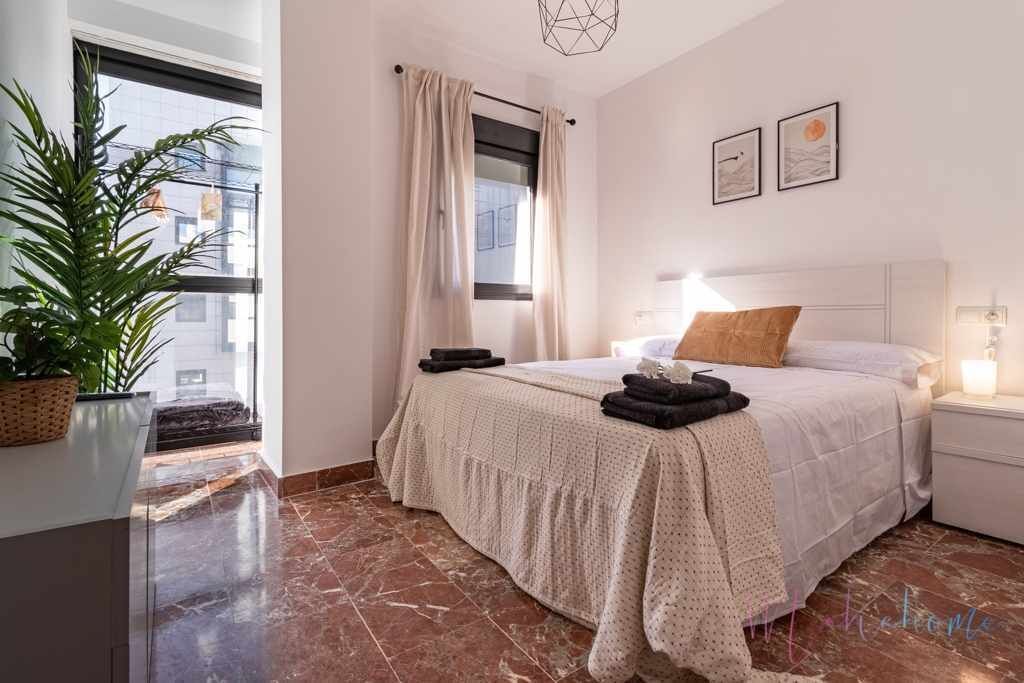 2 slaapkamers, een strijkplank/strijkijzer, gratis wifi, beddengoed