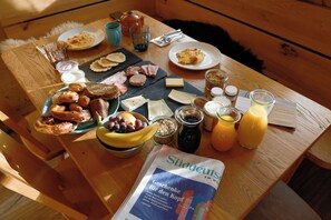 Free daily cooked-to-order breakfast - Alpin Chalets Oberjoch (Bad Hindelang)