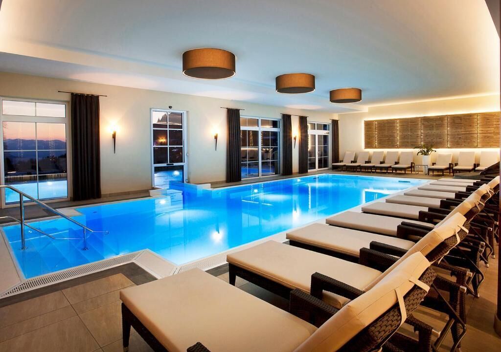 สระว่ายน้ำ