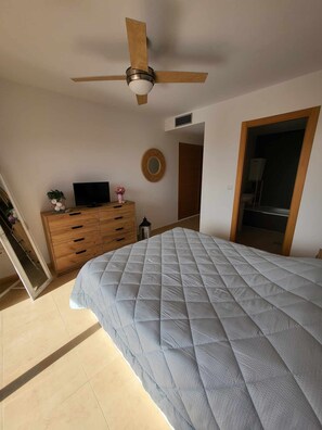 2 sovrum, strykjärn/strykbräda, gratis wi-fi och sängkläder