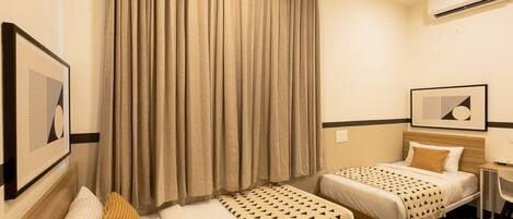 Standard Twin Room | Egyptian cotton sheets, premium bedding, desk, free WiFi