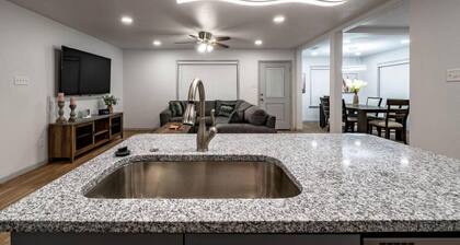 Away From Home Retreat - 3BR 2BA - NW Lubbock