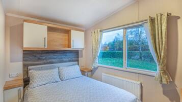 3 bedrooms, WiFi, bed sheets, wheelchair access