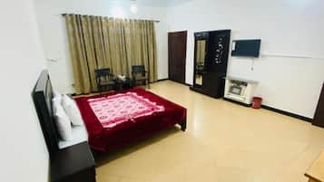 Standard Room | Desk, soundproofing, free WiFi