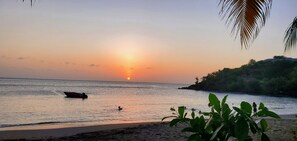 Beach towels - New construction spacious villa with beautiful sunset view quick ride to beach!  (Fountain, Saint Vincent and The Grenadines)