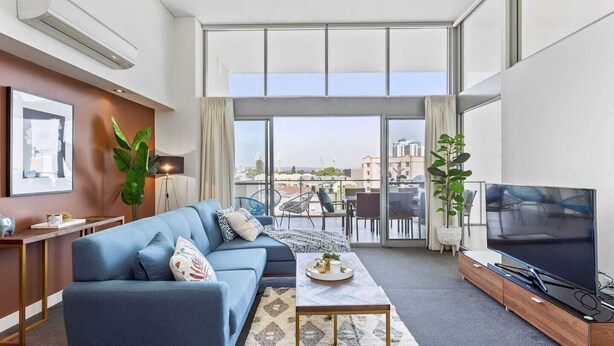 TV, offices - Bright 3bdrm City Skyline views CATBus,WACA,Optus (East Perth)