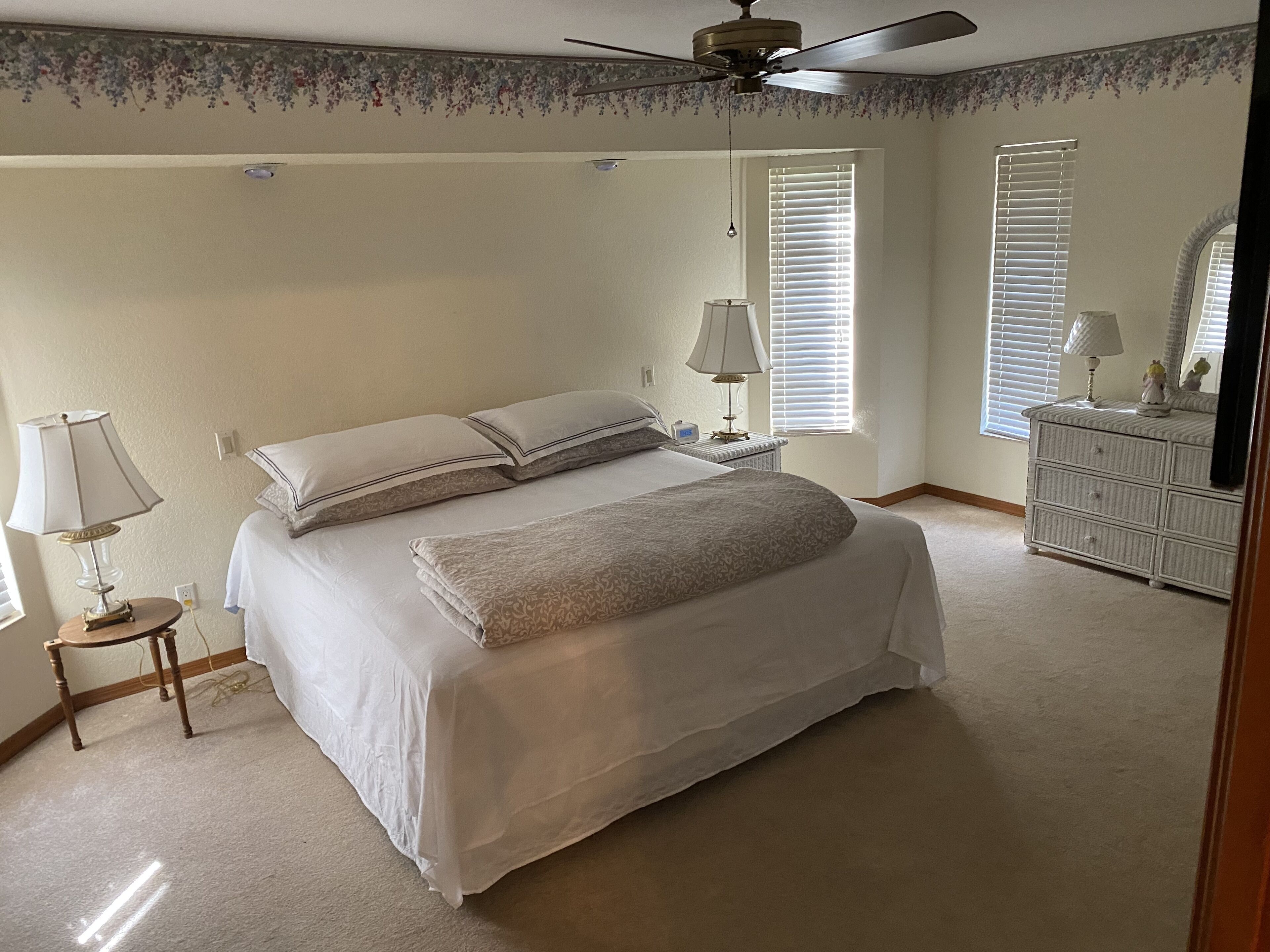 3 bedrooms, iron/ironing board, free WiFi, bed sheets