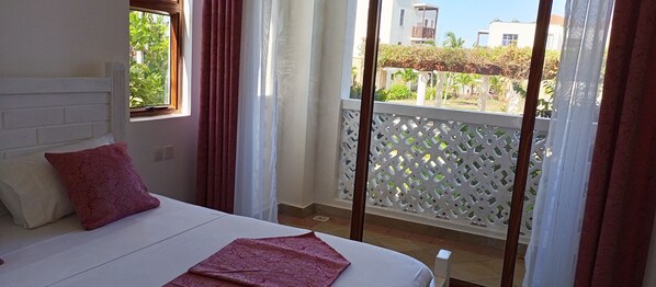 3 bedrooms, iron/ironing board, WiFi, bed sheets - Shanzu Three Bedroom With Sea View (Kilifi County)