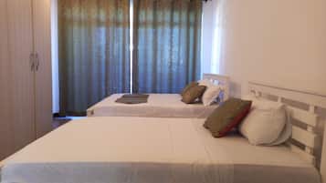 3 makuuhuonetta, silitysrauta/-lauta, Wi-Fi, vuodevaatteet