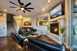 TV, peis og bordtennis