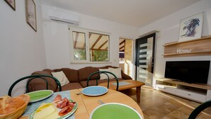 Unclassified image, 2 of 33, button - Seaside Serenity Suite (Obrovac)