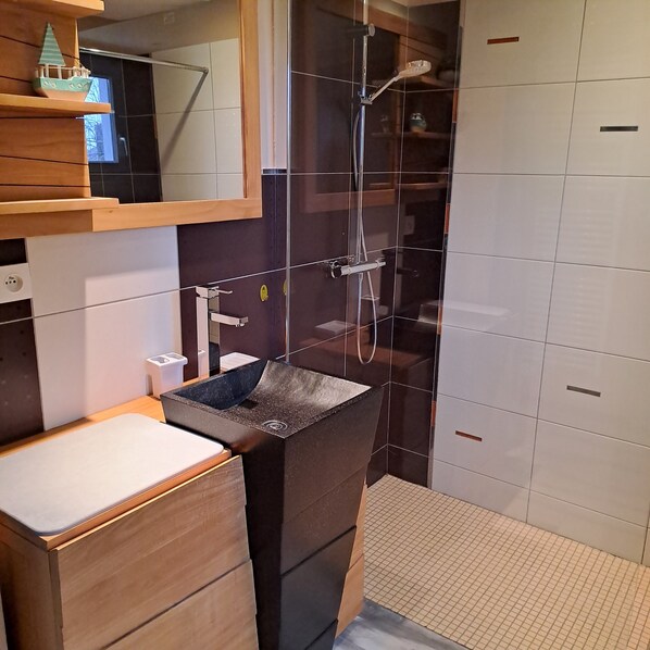 Hair dryer, towels, toilet paper