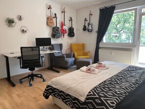 2 slaapkamers, een strijkplank/strijkijzer, wifi, beddengoed
