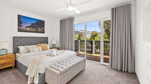 4 bedrooms, WiFi, bed sheets - Bliss by the Beach - Coastal family retreat with amenities (Aireys Inlet)