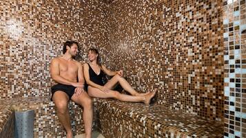 Sauna, hot tub, steam room, hot springs/mineral springs