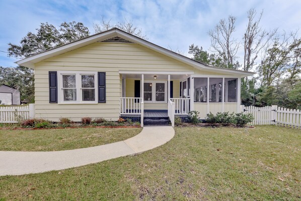 House (2 Bedrooms) | Front of property