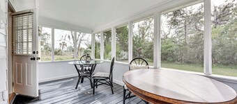 Dtwn St Marys Home Near Waterfront: Pets Welcome!