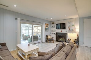Interior - Walk/bike to Shore! Bethany Beach Haven w/ Pool (Bethany Beach)