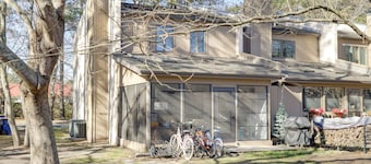 1 Mi to Bethany Beach: Townhome w/ Screened Porch!