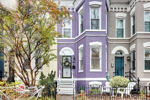Apartment (3 Bedrooms) | Interior - Unique DC Row House Near Historic H Street! (Washington)