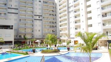 Apartamento | Piscina | 6 piscinas externas