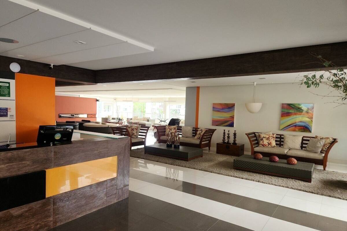 Traditional-Apartment | Lobby