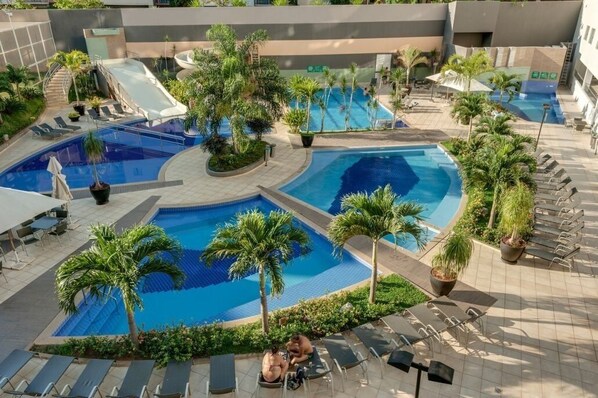 6 piscines extérieures