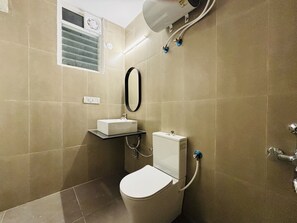 Bathroom - Olive Hotel Palace Road by Embassy Group (Bengaluru)